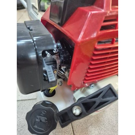Použito - Benzinový křovinořez VeGA BC520PRO - 2