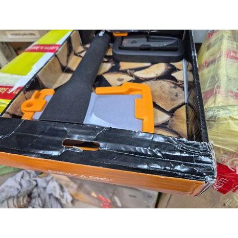 Zánovní - Štípací sekera Fiskars X21 L + sapina XA2 1025438 - 2
