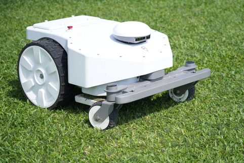 FJD FRX – nová profesionální robotická sekačka pro velké plochy