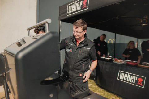 Jarabák griluje s Weberem