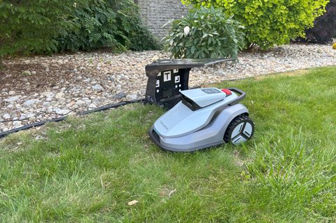 Test TerraMow V1000: Robotická sekačka, která vidí, chápe a seká bez drátů