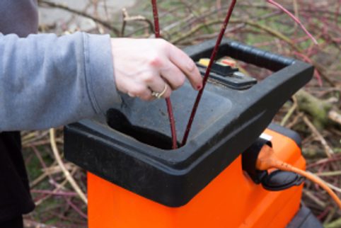 Jak vybrat drtič větví