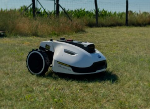 Představujeme novou robotickou sekačku Mammotion YUKA