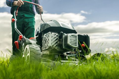 Co umí dnešní sekačky: 6 praktických funkcí pro sekání s radostí a lehkostí
