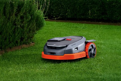 Letní akce u Jarabáka: Aku vyžínač k robotické sekačce Segway zdarma!