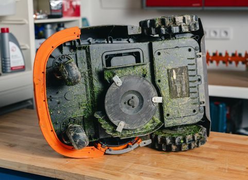 Nová služba - posezónní údržba robotické sekačky