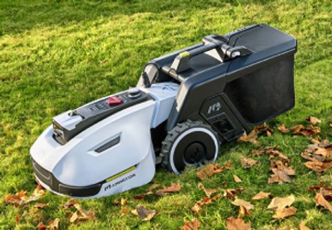 Test robotické sekačky YUKA 1500: Jak u nás obstála?