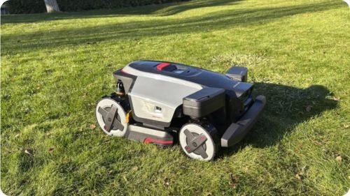 test bezdrátové robotické sekačky Roborock RockMow Z1