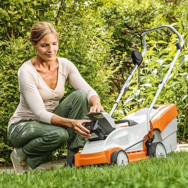 akumulátorová sekačka STIHL