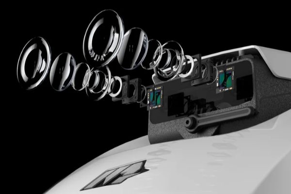 Detail kamerového modulu YUKA 2000 s technologií RTK a 3D Vision