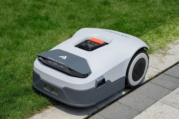 Robotická kosačka ANTHBOT Genie