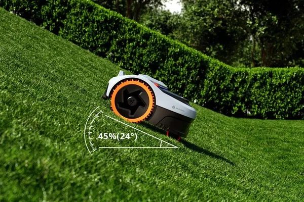 Navimow i205E AWD - sklon svahu