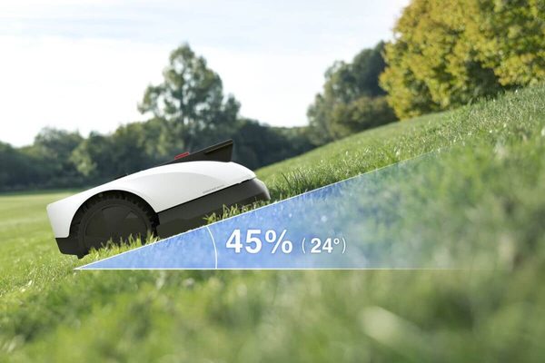 ECOVACS GOAT O800 - sekání do svahu