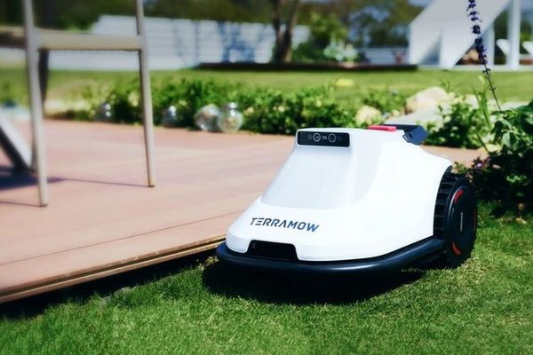 Robotická sekačka TerraMow S800