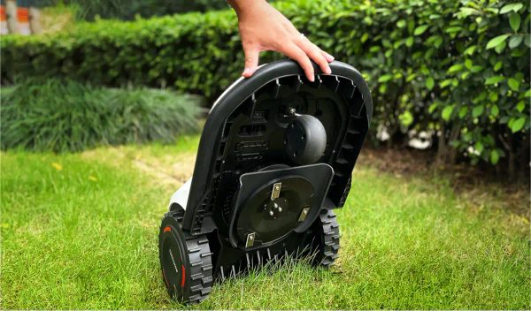 Robotická kosačka TerraMow