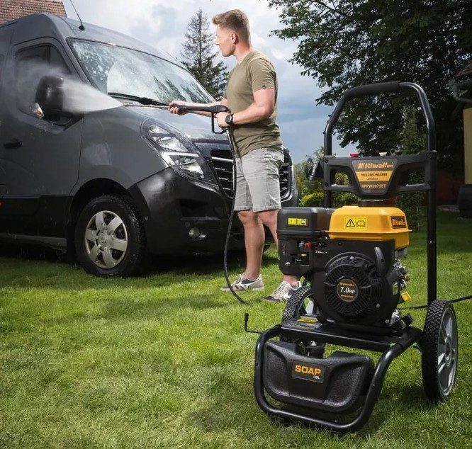 Benzínová tlaková myčka Riwall PRO RPPW 250