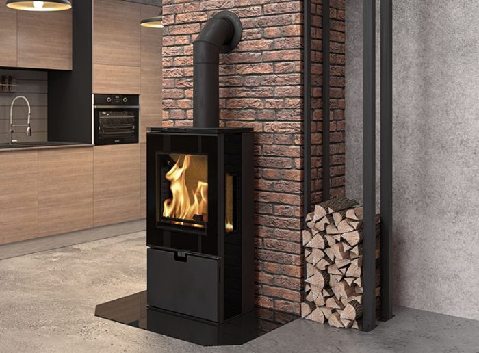 Krbová kamna hoří