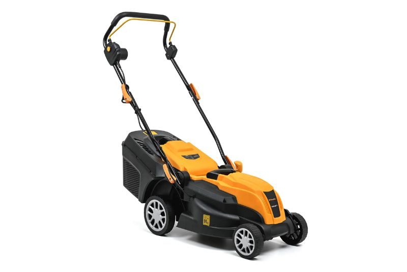 Riwall PRO REM 3817 – dostupná elektrická sekačka s vyšším výkonem