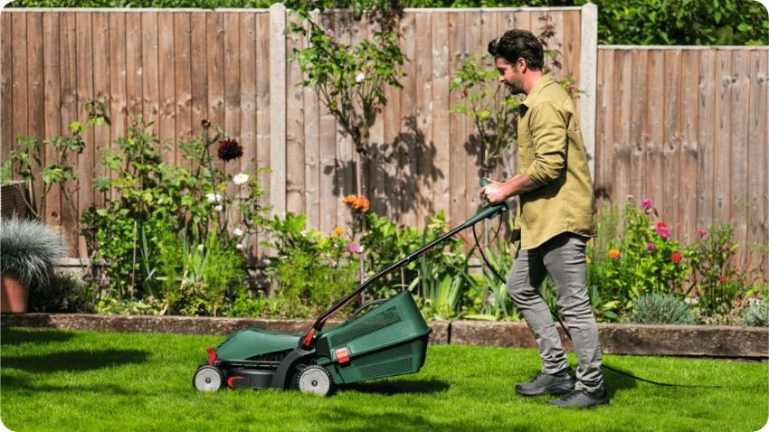 Elektrická sekačka na trávu Bosch