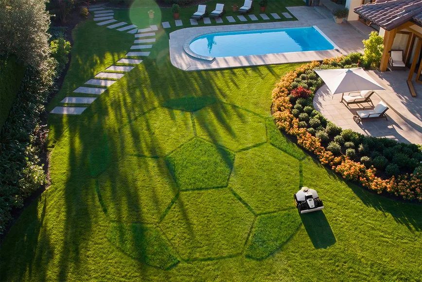 Mammotion LUBA mini 2 AWD