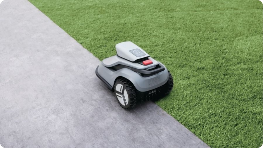 Robotická sekačka TerraMow – sečení až k okrajům trávníku