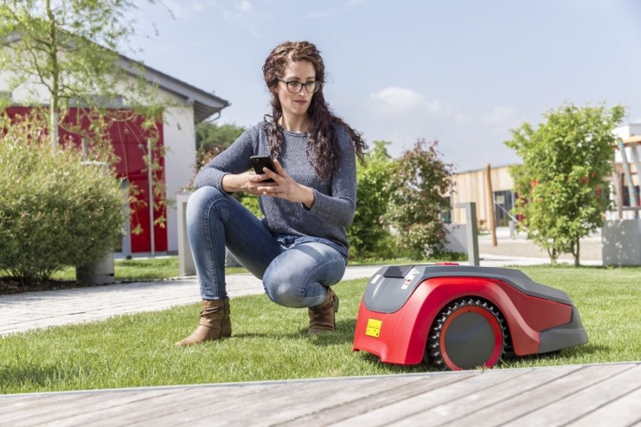 Ovládání robotické sekačky pomocí mobilní aplikace