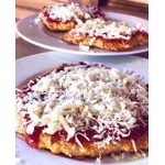 LowCarb langoše🔝😋 Není nad to udělat si takovou pecku v nízkosacharidové verzi.<br><br>LowCarb langoše<br>
Co potřebujeme na 3 kusy: 60g madlové mouky, 20g psyllia, 3 vajíčka, 150g strouhané mozzarelly, 1 lžičku prášku do pečiva, 1 lžičku oleje, sůl.<br><br>Na ozdobu: dle chuti ..kečup nebo protlak, česnek a strouhaný sýr.<br><br>Všechny suroviny na langoše smícháme a na plech s pečícím papírem vytvarujeme 3 menší langoše. <br>Pečeme v předem vyhřáté troubě na 200 stupňů cca 20 minut až budou okraje langošů do zlatava.<br>——————————————————————
▶️ Děkuji všem za označování na fotkách Vašeho výtvoru. Dobrou chuť ❤️
<em></em><em></em><em></em><em></em><em></em><em></em><em></em><em></em><em></em><em></em><em></em><em></em><em></em><em></em><em></em><em></em><em></em><em></em><em></em><em></em><em></em><em></em><em></em><em></em><em></em>
#lowcarbrecepies #lowcarb #lowcarbdiet #zdravastrava #zdravyzivotnistyl #zdravejidlo #bezlepku #glutenfree #zdravyobed #recepty #fitrecepty #inspiration #czechrepublic #hubnuti #sugarfree #bezlepku #jidlo #foodporn #foodblogger #toprecepty #opravdovejidlo #keto #ketodiet #ketobreakfast #ketodinner #zdraverecepty #bezlepkoverecepty #bezlepkovepeceni #bezcukru #bezchemie