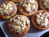 LowCarb tvarohové koláče s drobenkou a meruňkami - 4ks