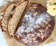 LowCarb mazanec s rozinkami a mandlemi