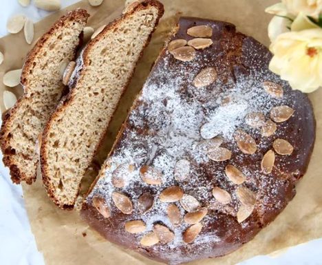 LowCarb mazanec s rozinkami a mandlemi