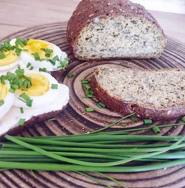 LowCarb chléb s medvědím česnekem