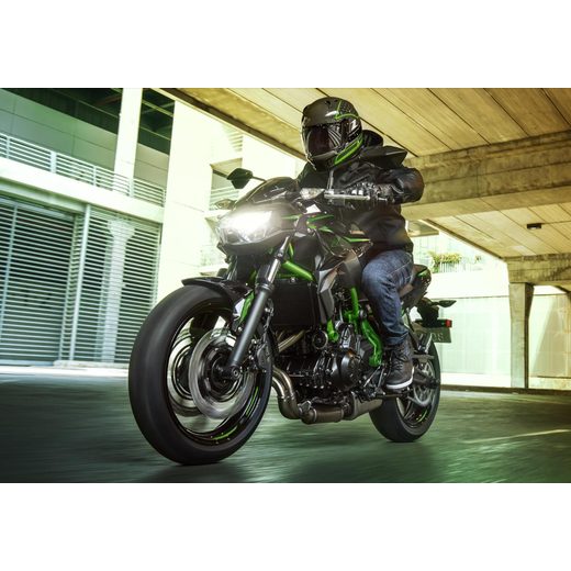 KAWASAKI Z650 METALLIC SPARK BLACK / GREEN 2025