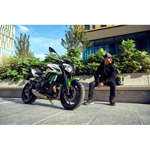 KAWASAKI Z650 S CANDY PERSIMMON RED / METALLIC CARBON GRAY 2027