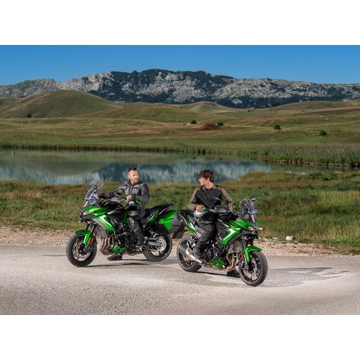 KAWASAKI VERSYS 900 SE PLASMA LIME GREEN / METALLIC SPARK BLACK 2027
