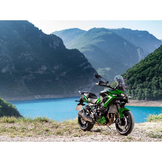 KAWASAKI VERSYS 900 METALLIC SPARK BLACK 2027
