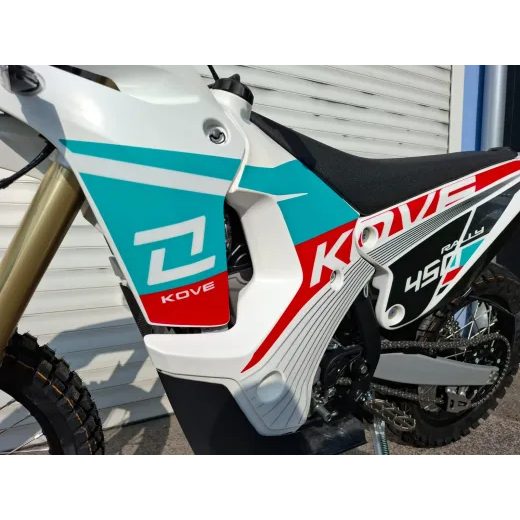 KOVE 450 RALLY KYB BIELO-ČERVENÁ 2025