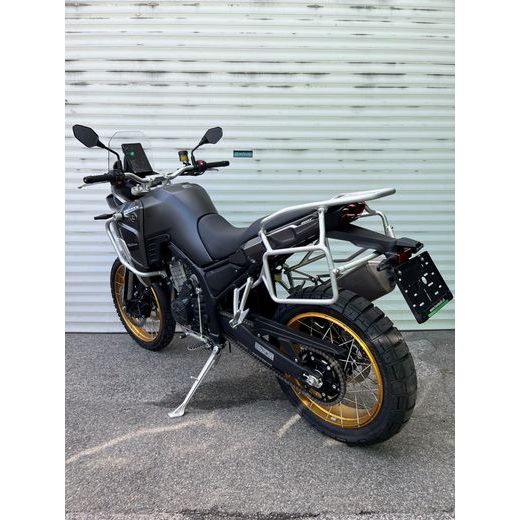 KOVE 800X ŠEDÁ 2025