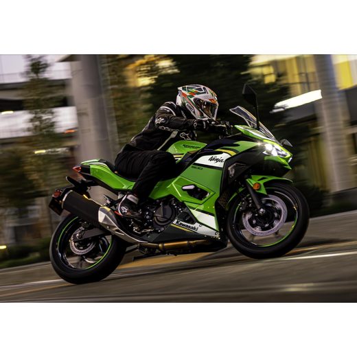 KAWASAKI NINJA 500 SE LIME GREEN / EBONY / PEARL BLIZZARD WHITE 2025