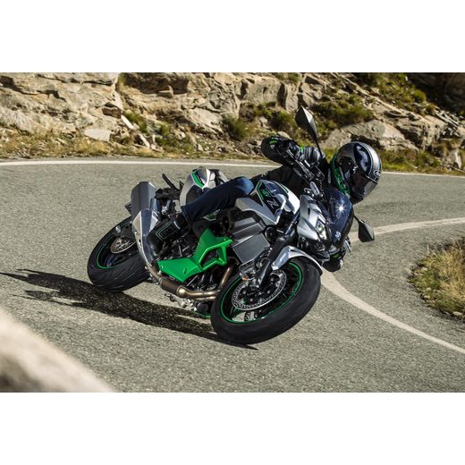 NOVÁ KAWASAKI Z7 HYBRID METALLIC BRIGHT SILVER / METALLIC MATTE LIME GREEN / EBONY 2024