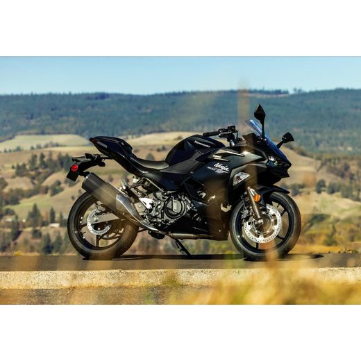 KAWASAKI NINJA 500 METALLIC FLAT SPARK BLACK / METALLIC SPARK BLACK (BK1) 2026