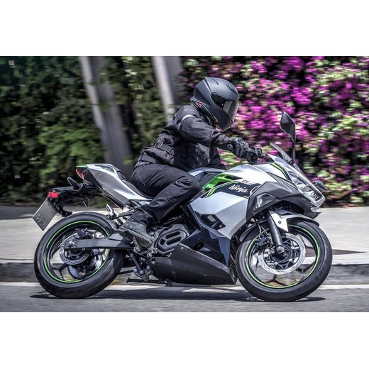 NOVÁ KAWASAKI NINJA E-1 METALLIC BRIGHT SILVER / METALLIC MATTE LIME GREEN 2024