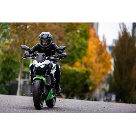 KAWASAKI Z500 SE CANDY PERSIMMON RED / METALLIC CARBON GRAY 2027