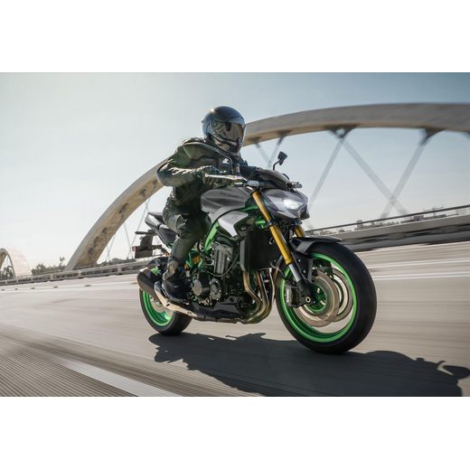 KAWASAKI Z900 SE METALLIC MATTE GRAPHITE GRAY / METALLIC MATTE CARBON GRAY (GY2) 2026