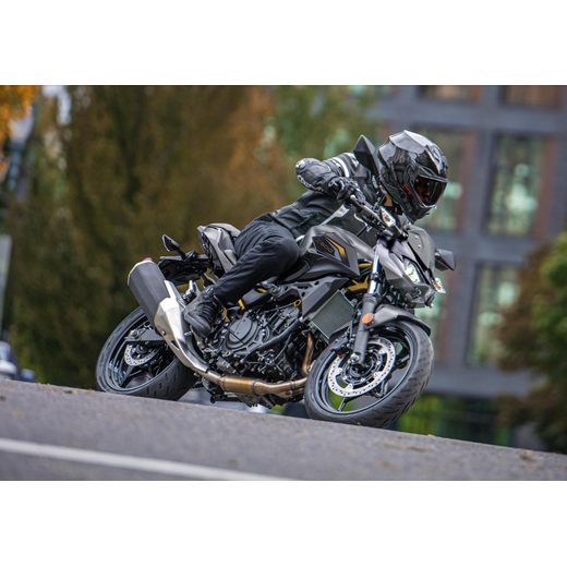 KAWASAKI Z500 METALLIC MATTE GRAPHENESTEEL GRAY / METALLIC FLAT SPARK BLACK (GY1) 2026