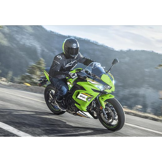 KAWASAKI NINJA 650 LIME GREEN / EBONY / PEARL BLIZZARD WHITE 2025