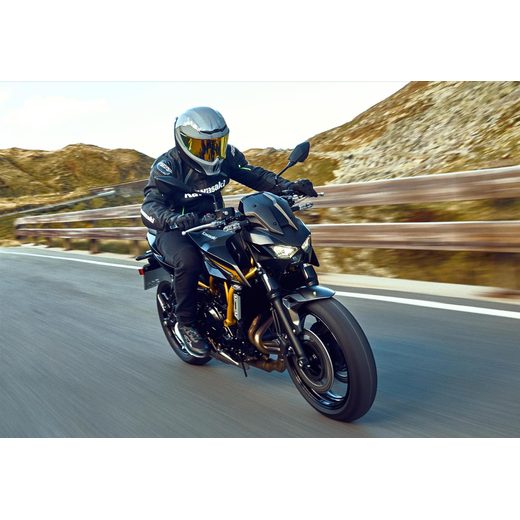 KAWASAKI Z650 S METALLIC MATTE GRAPHENESTEEL GRAY / METALLIC FLAT SPARK BLACK 2026