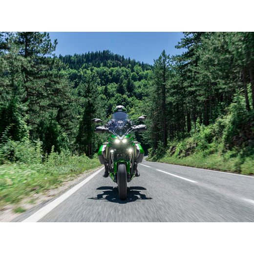 KAWASAKI VERSYS 900 METALLIC SPARK BLACK 2027
