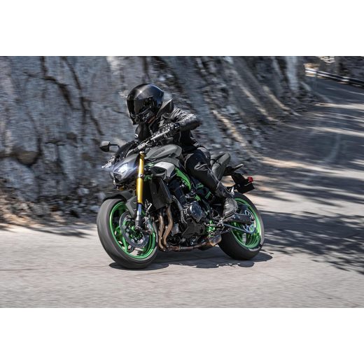 KAWASAKI Z900 SE METALLIC MATTE GRAPHITE GRAY / METALLIC MATTE CARBON GRAY (GY2) 2026