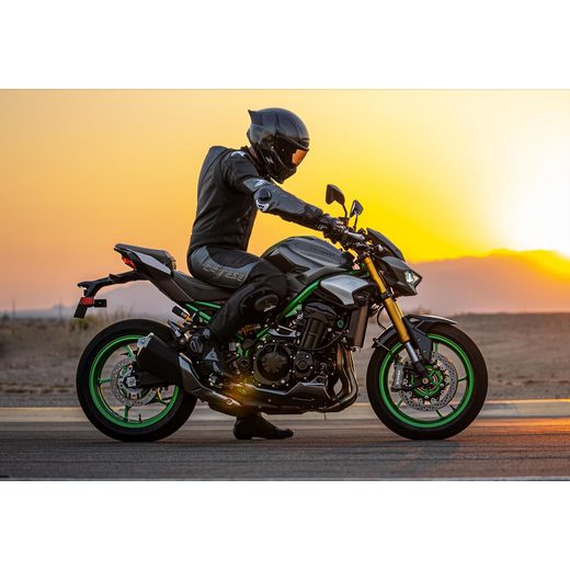 KAWASAKI Z900 SE METALLIC MATTE GRAPHITE GRAY / METALLIC MATTE CARBON GRAY (GY2) 2026