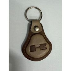 KOŽENÁ KLÍČENKA S MOTIVEM KAWASAKI - HNĚDÁ